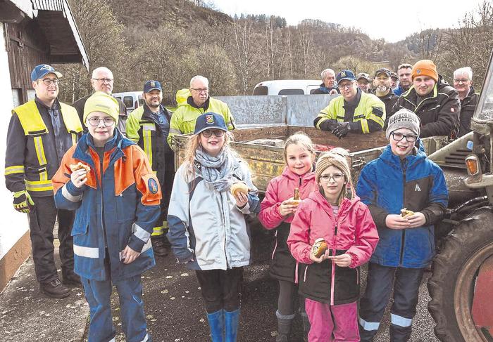 Helfer finden erfreulich wenig Müll 23 03 29 Umwelttag Foto