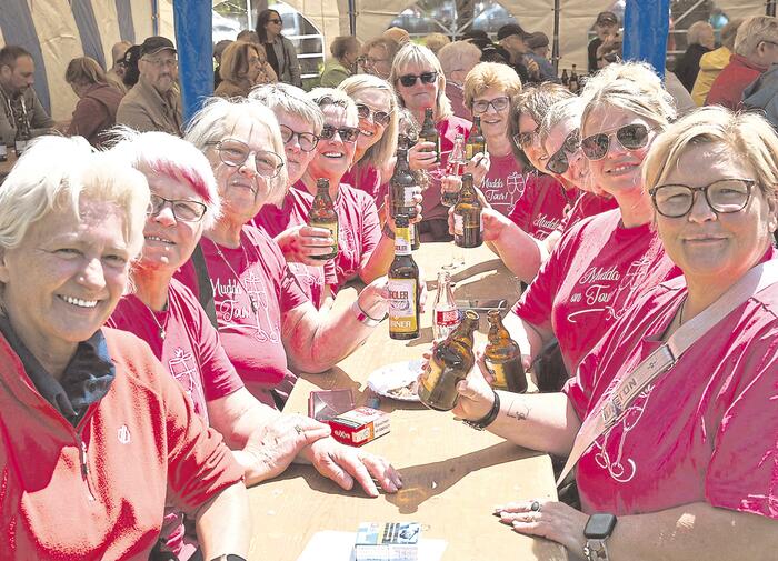 48. Burgfest übertrifft alle Erwartungen 22 05 2023Burgfest Foto