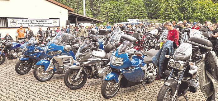 Bikergottesdienst lockt 350 Besucher an 2022 06 08 Bikergottesdienst Foto
