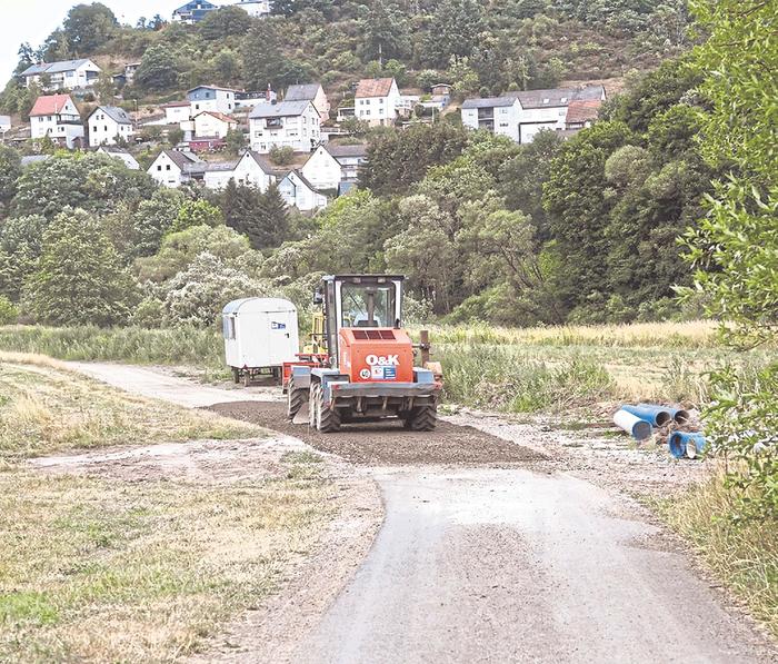 Asphaltarbeiten am Radweg haben begonnen 2022 07 28 Asphaltarbeiten Radweg 2 Foto