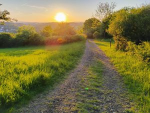Sonnenuntergang im Mai über dem Loretta-Weg