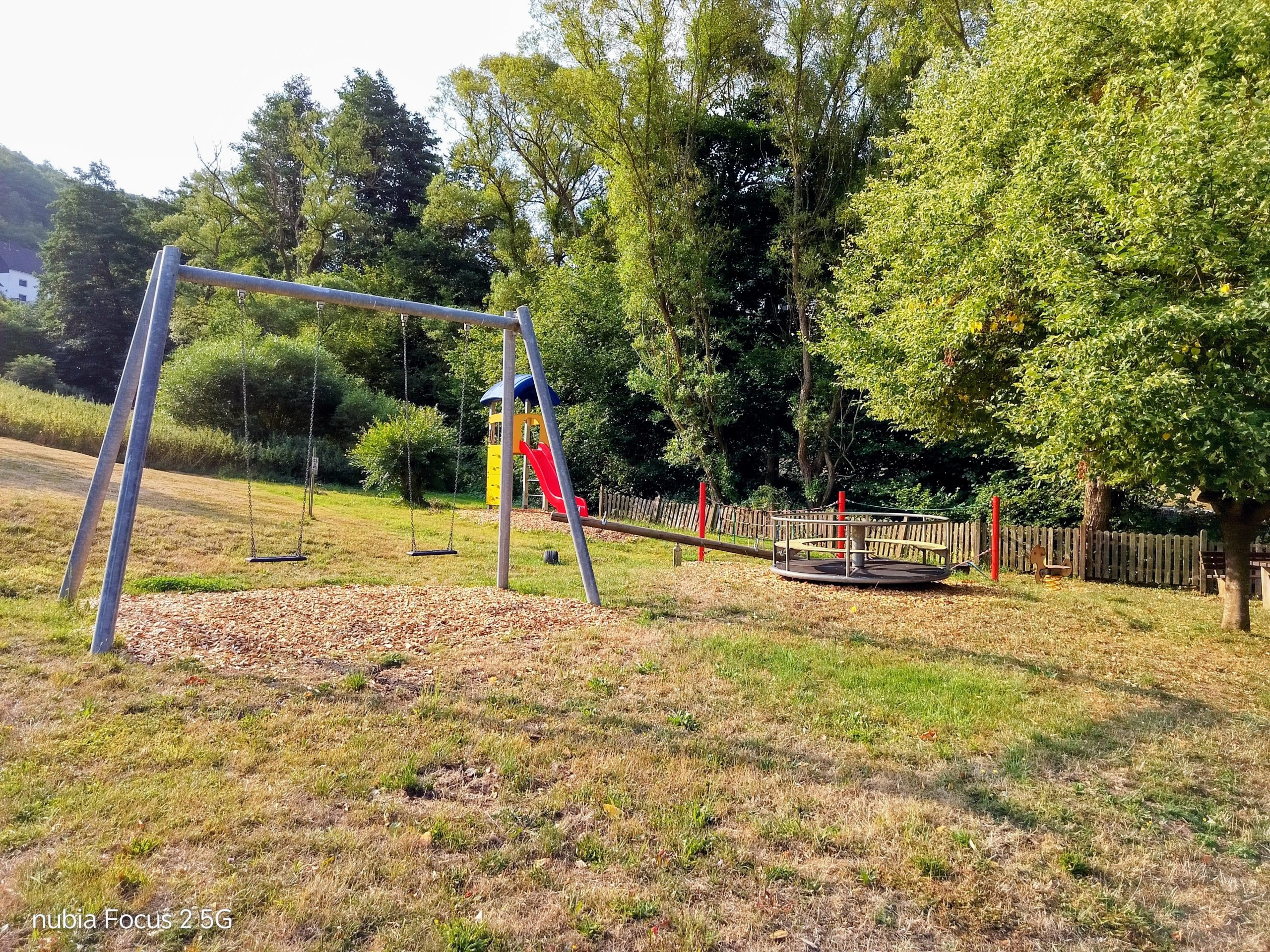 Die Ortsgemeinde Frauenberg sagt der Firma Stephan „Danke“ 2026 08 03 Spielplatz Foto 1 scaled